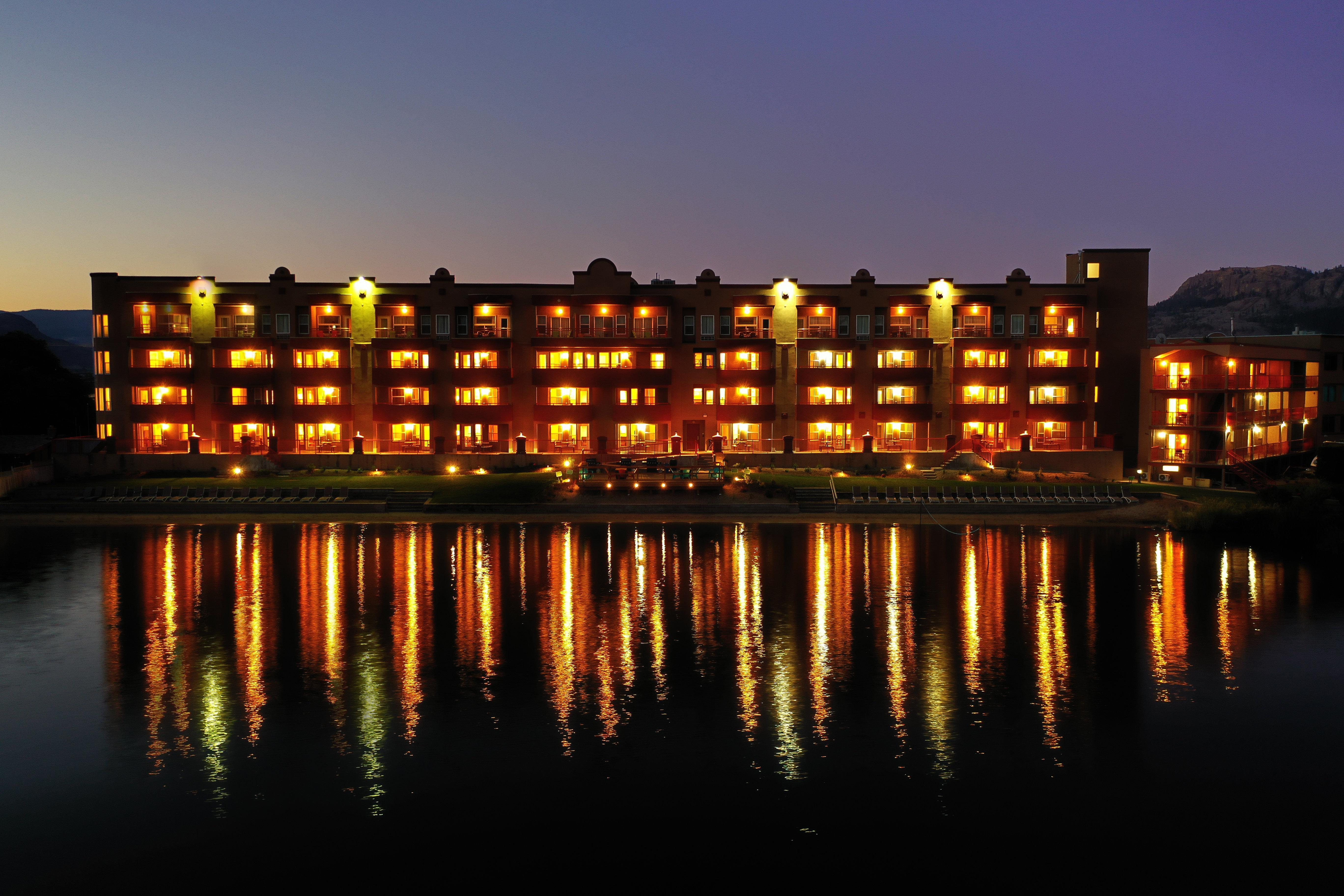 Holiday Inn Hotel & Suites Osoyoos By Ihg מראה חיצוני תמונה