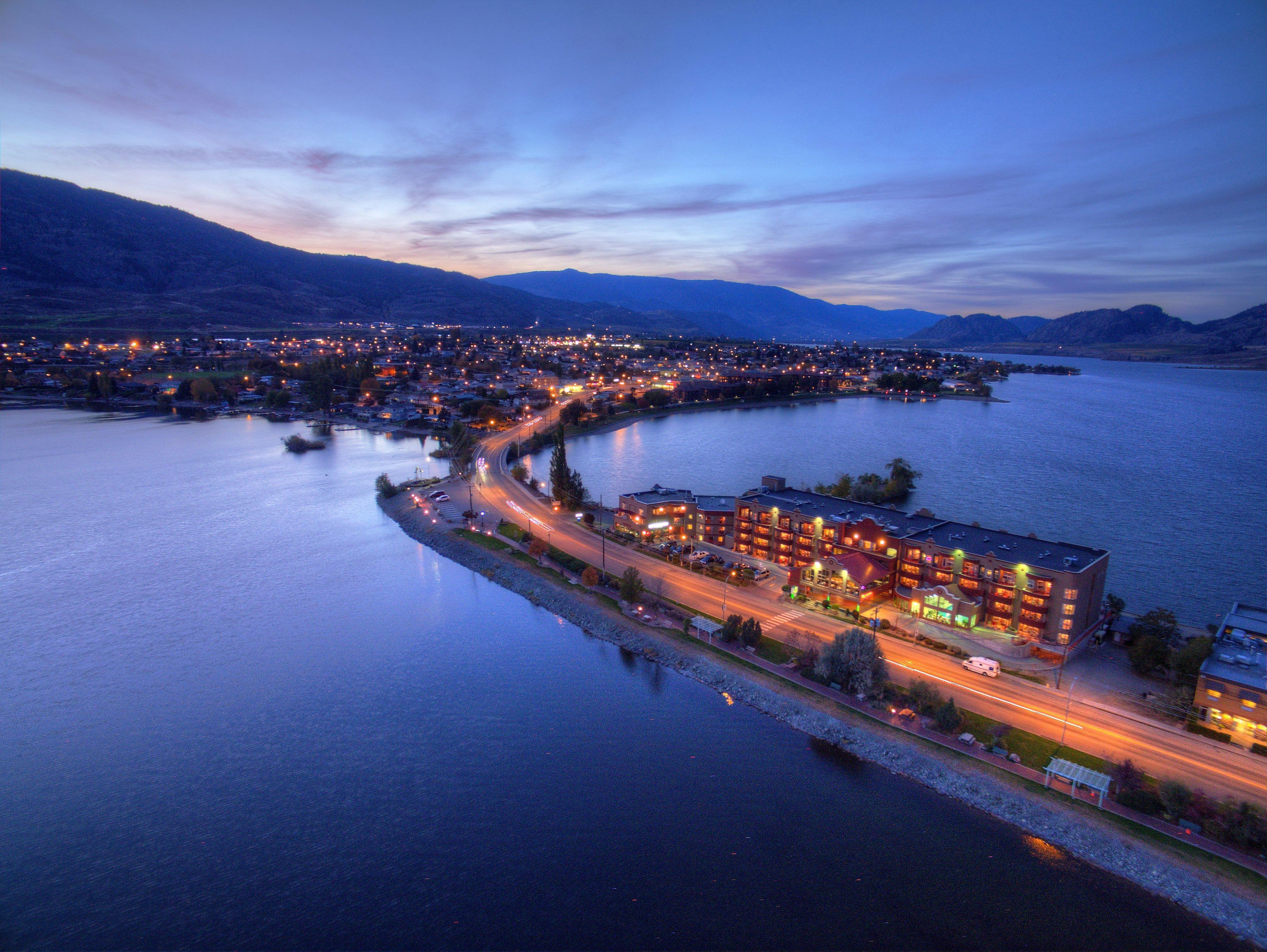 Holiday Inn Hotel & Suites Osoyoos By Ihg מראה חיצוני תמונה