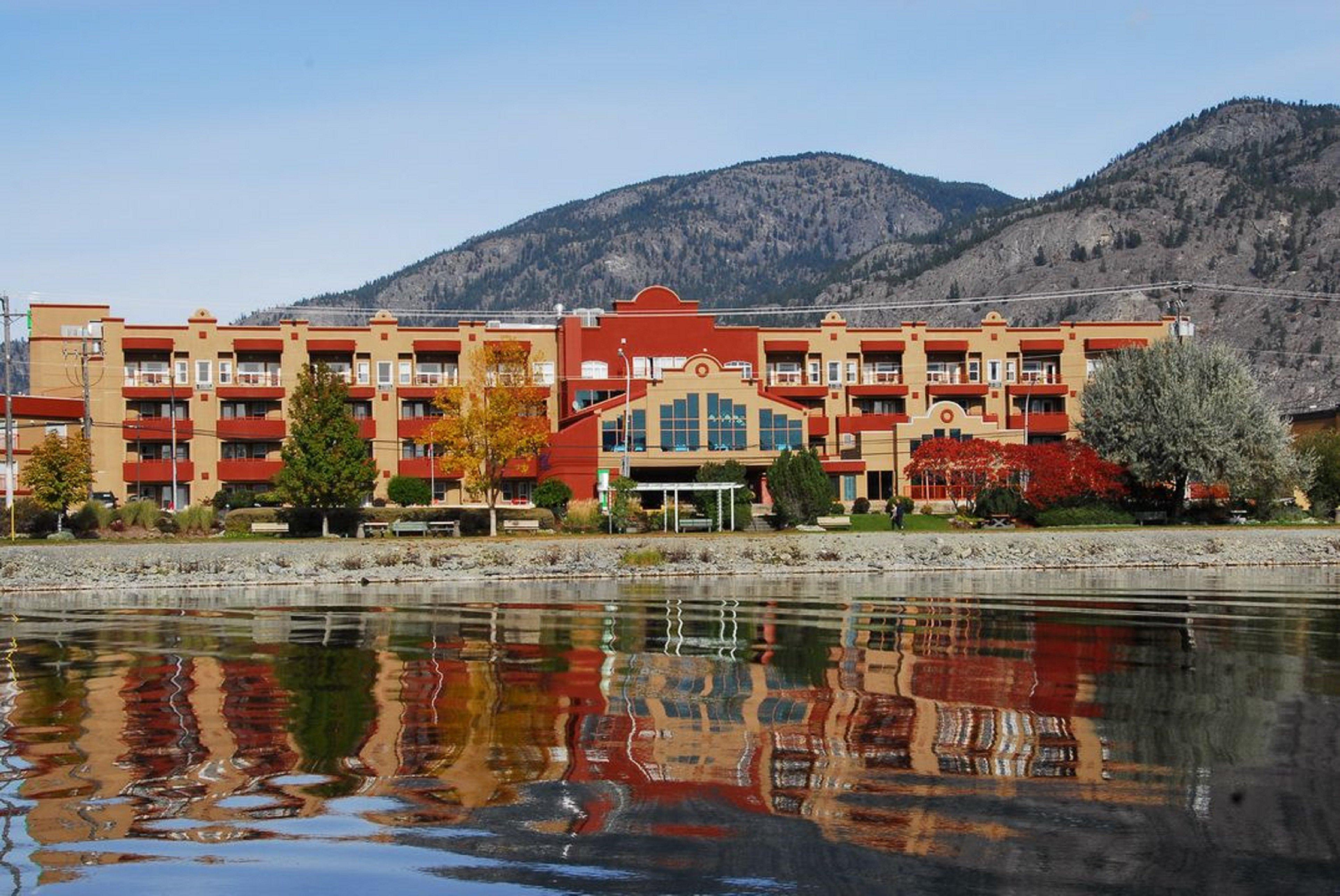 Holiday Inn Hotel & Suites Osoyoos By Ihg מראה חיצוני תמונה